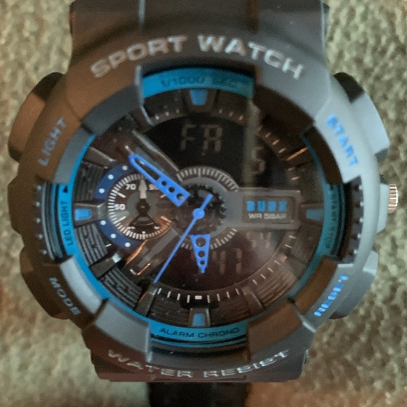 NIB Men’s Burk black and blue sports watch. Water resistant. Has Warranty card - Picture 2 of 10